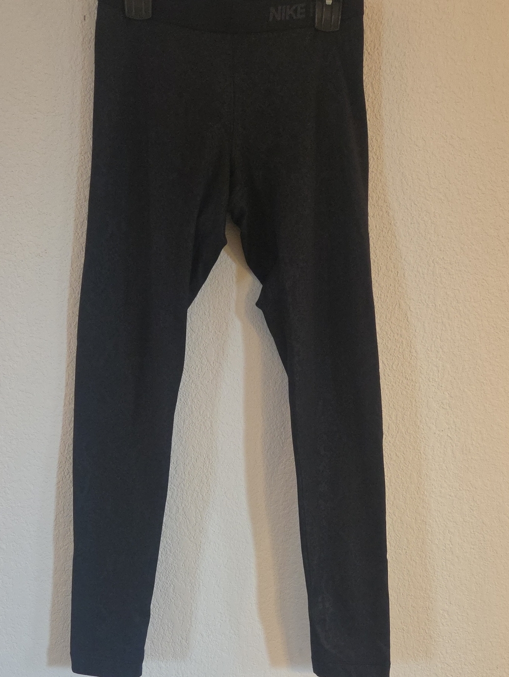 Nike Pro Dri-fit Black Women's Athletic Leggings With Black Animal Print